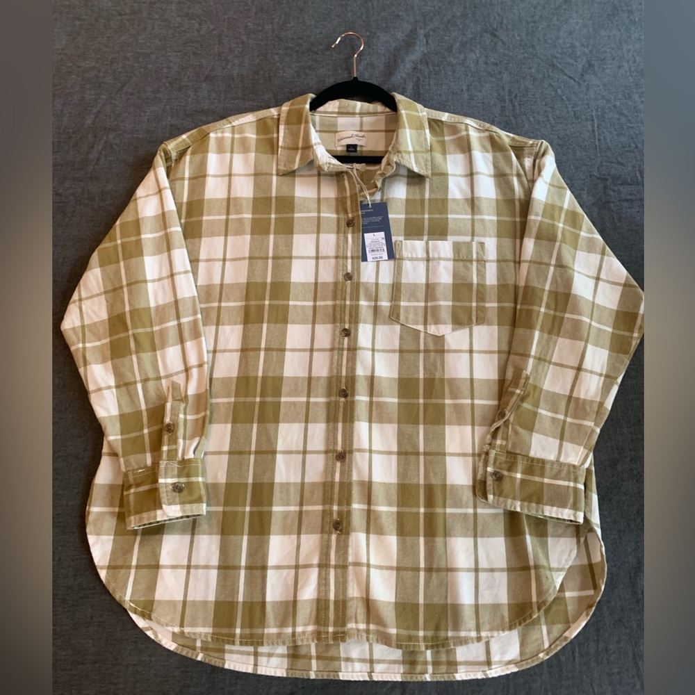 NWT Universal Thread Women's Long Sleeve Green Flannel Button-Down Shirt Large